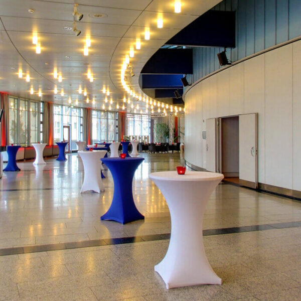 palatin-wiesloch-grosses-foyer-abend-stehtische